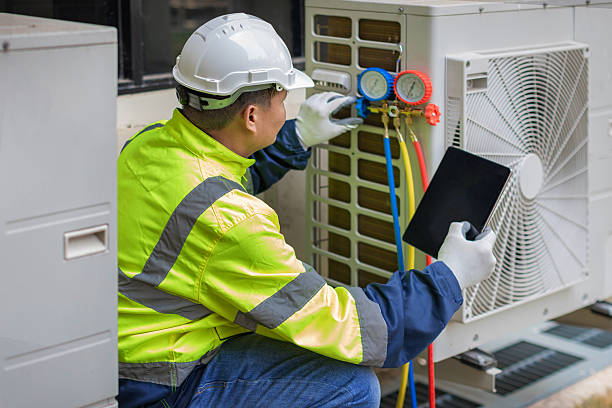 Professional Hvac technician working in Gibbsboro, NJ